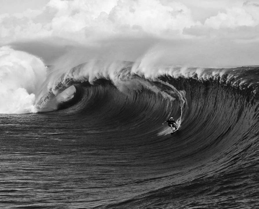 Surfing in Teahupoo