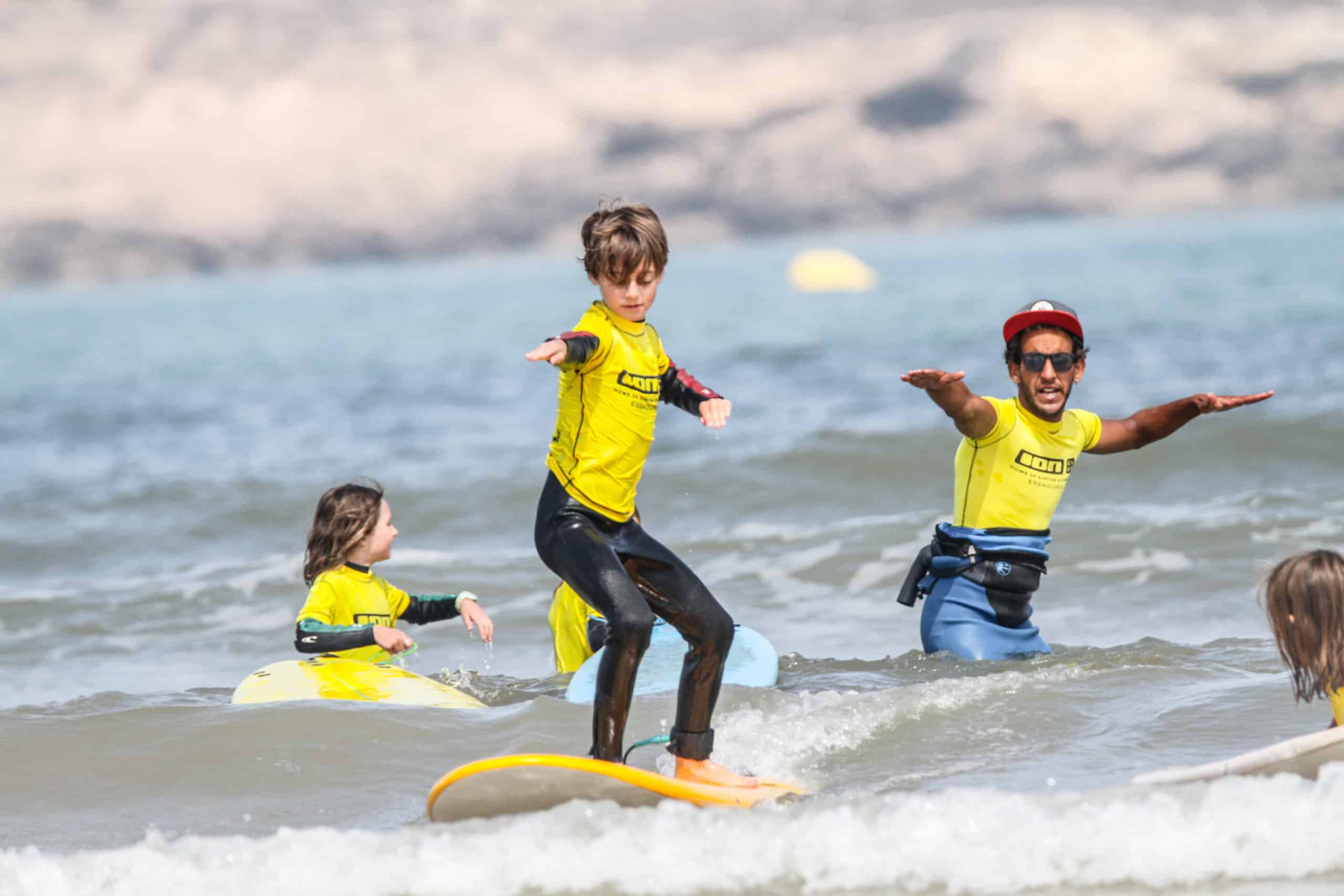 Cours de Surf Enfant ( de 8 à 14ans) 12H + 7 Déjeuners au restaurant Ocean Vagabond
